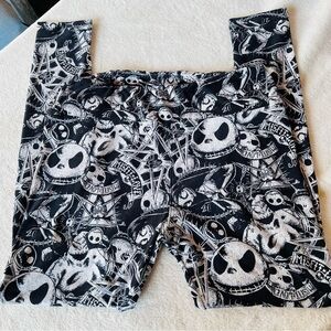 DISNEY NIGHTMARE BEFORE CHRISTMAS RARE MISFIT LOVE GRAPHIC LEGGINGS SZ LARGE/XL